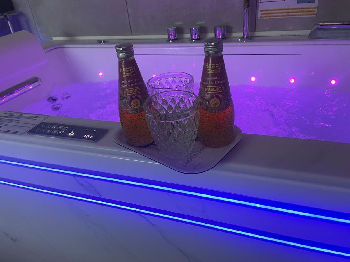 Baignoire Balneo Romantic Experience - L'Epoque Pontarlier Zewnętrze zdjęcie